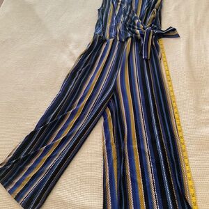 Tahari jumpsuit, pockets!